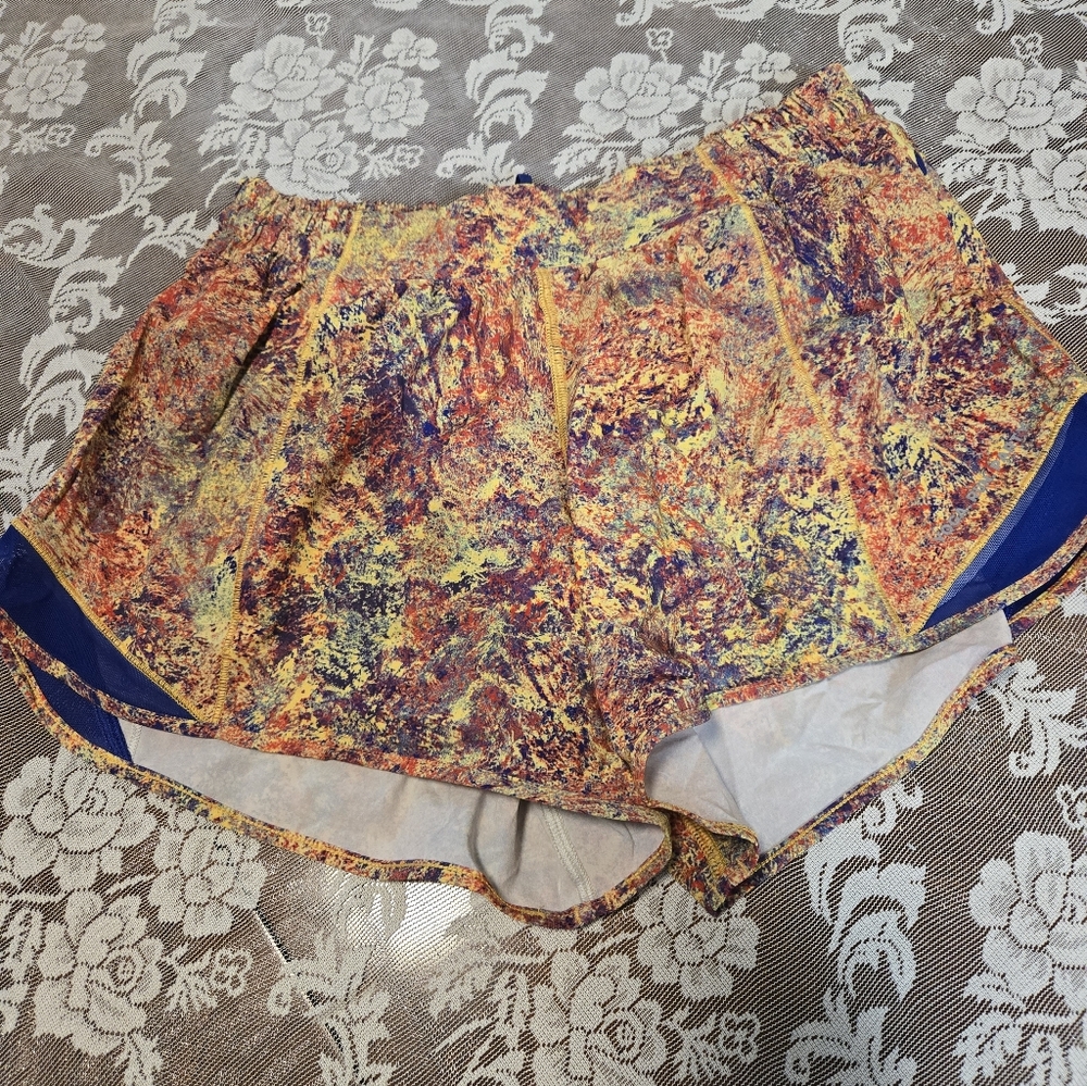 lululemon athletica Multicolor Abstract Print Athletic Shorts with Blue Accents